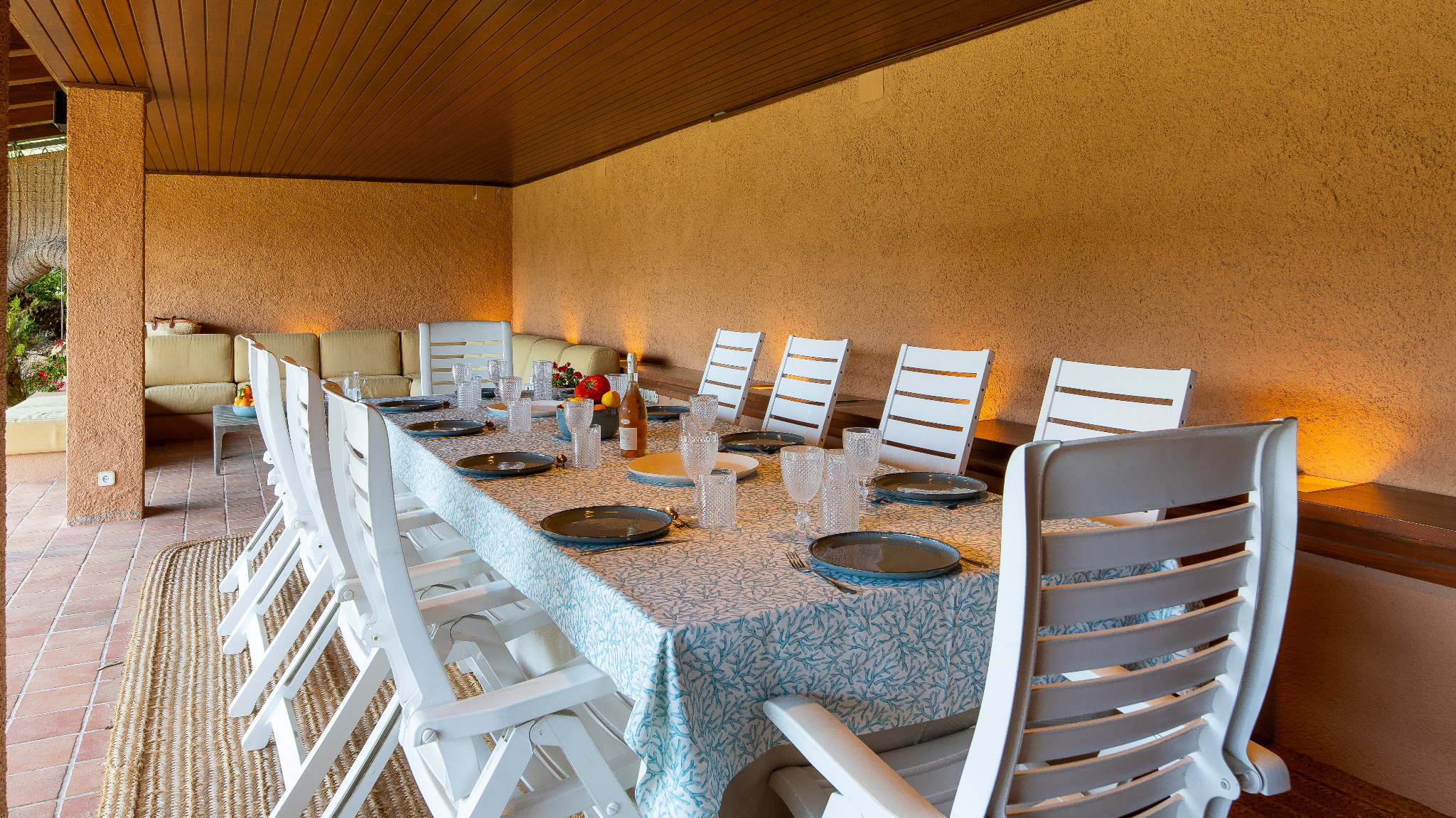 Outdoor dining at Saint George